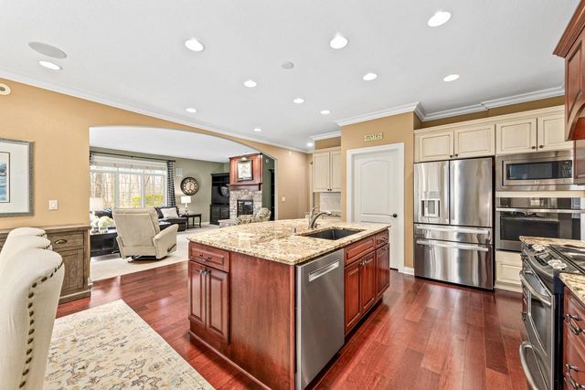 5925 Conservancy DRIVE, New Berlin, WI 53151