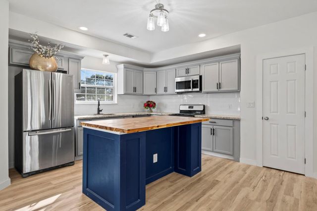 1740 6th Street, Hempstead, TX 77445