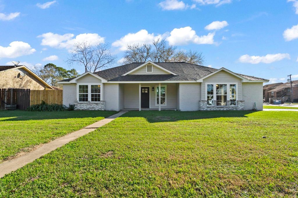 1740 6th Street, Hempstead, TX 77445
