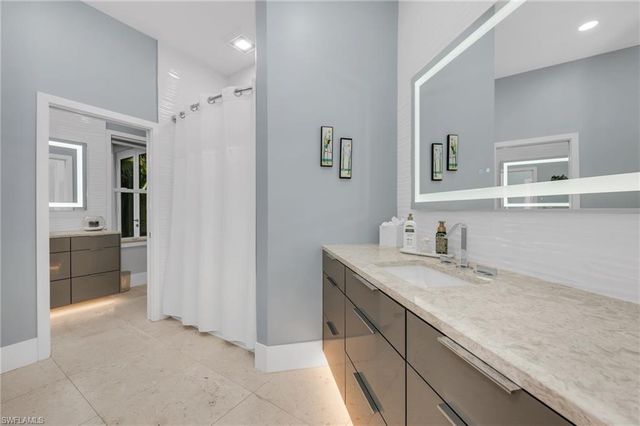 2041 Prince DR, Naples, FL 34110