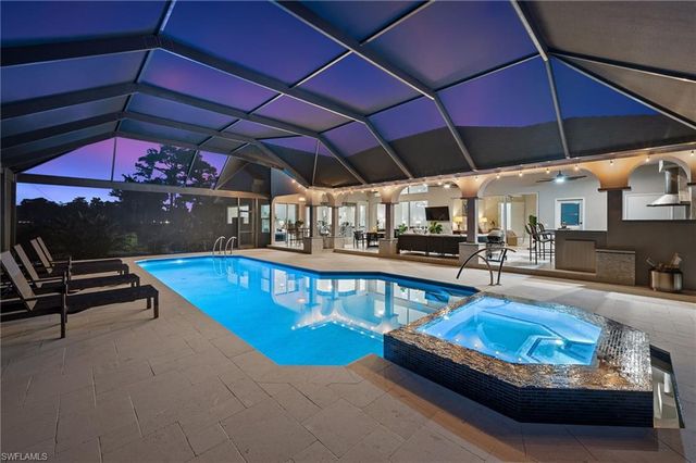 2041 Prince DR, Naples, FL 34110