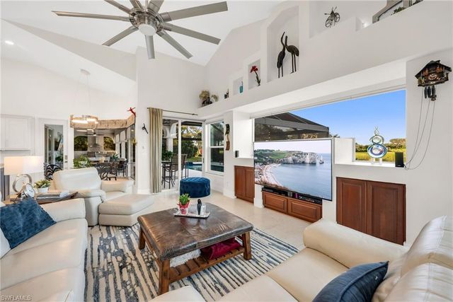 2041 Prince DR, Naples, FL 34110