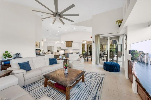 2041 Prince DR, Naples, FL 34110