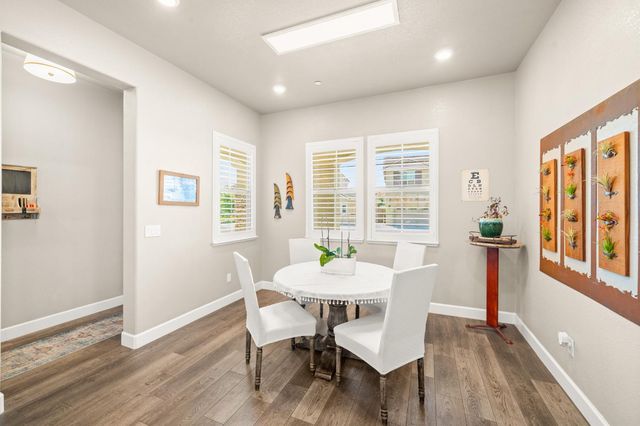 5628 Whisper Wind Way, Roseville, CA 95747