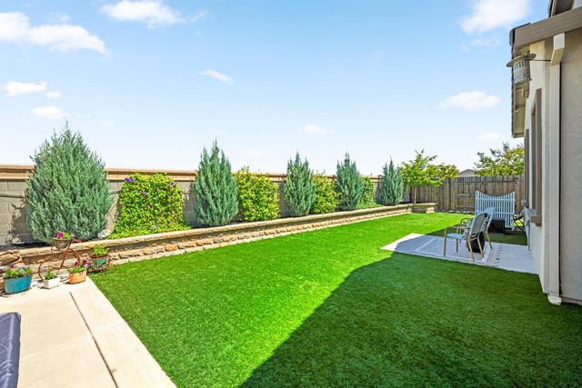 5628 Whisper Wind Way, Roseville, CA 95747