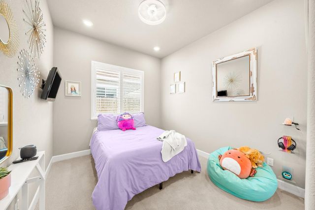 5628 Whisper Wind Way, Roseville, CA 95747