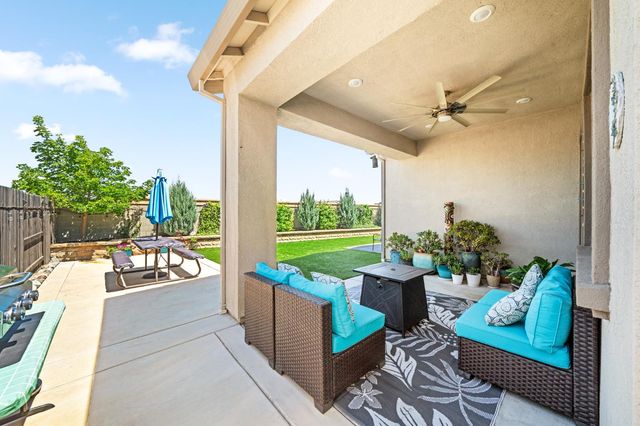 5628 Whisper Wind Way, Roseville, CA 95747