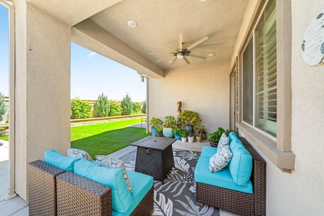5628 Whisper Wind Way, Roseville, CA 95747