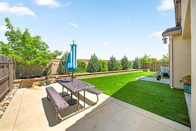 5628 Whisper Wind Way, Roseville, CA 95747