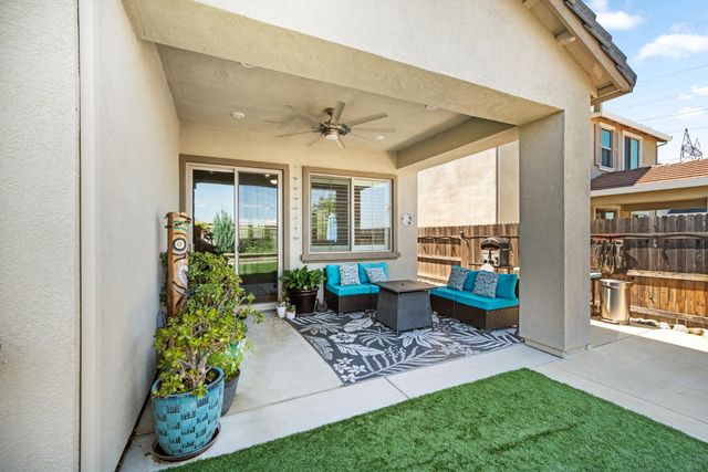 5628 Whisper Wind Way, Roseville, CA 95747
