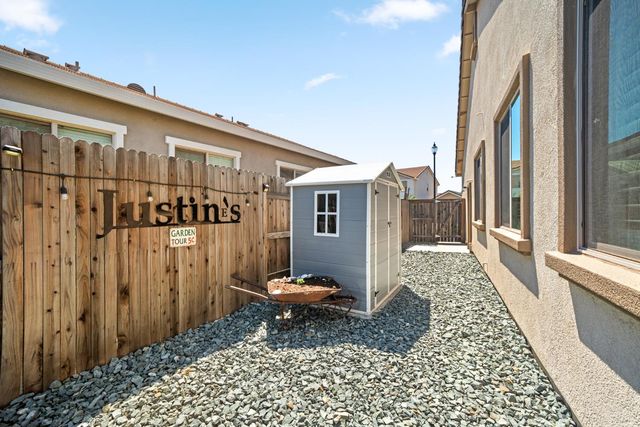 5628 Whisper Wind Way, Roseville, CA 95747