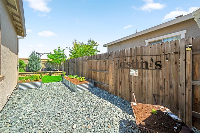 5628 Whisper Wind Way, Roseville, CA 95747