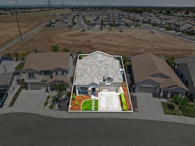 5628 Whisper Wind Way, Roseville, CA 95747