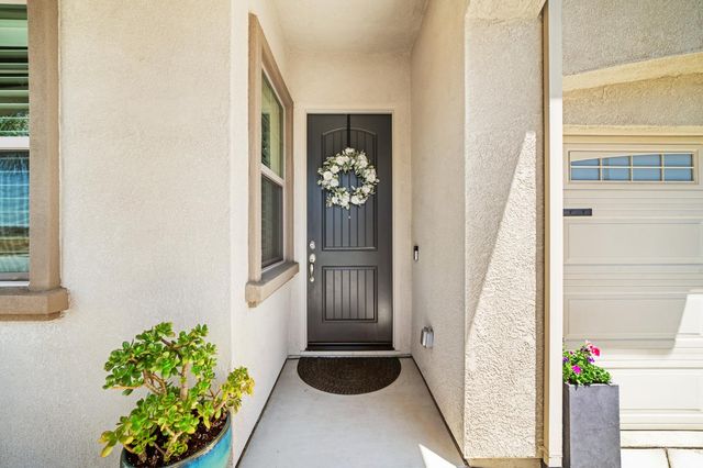 5628 Whisper Wind Way, Roseville, CA 95747