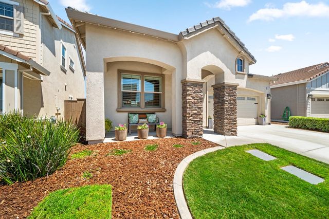 5628 Whisper Wind Way, Roseville, CA 95747