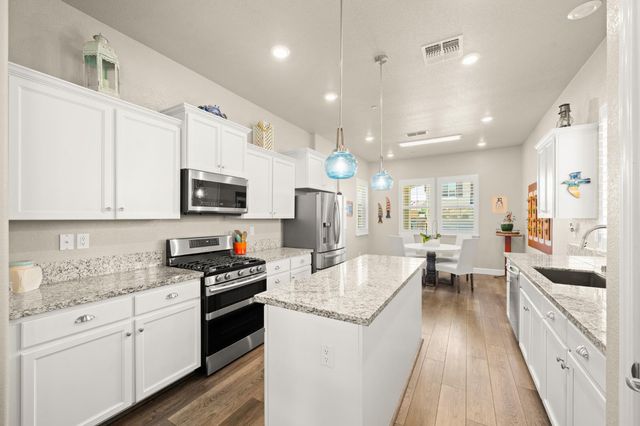 5628 Whisper Wind Way, Roseville, CA 95747