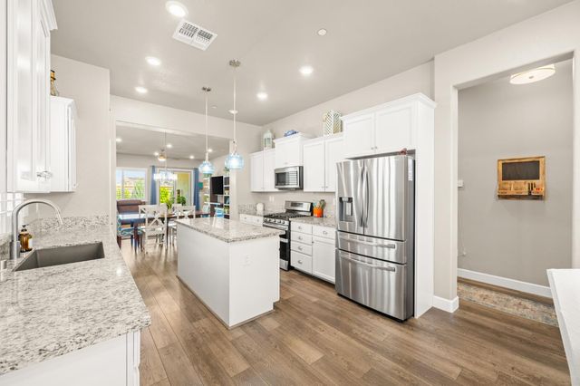 5628 Whisper Wind Way, Roseville, CA 95747