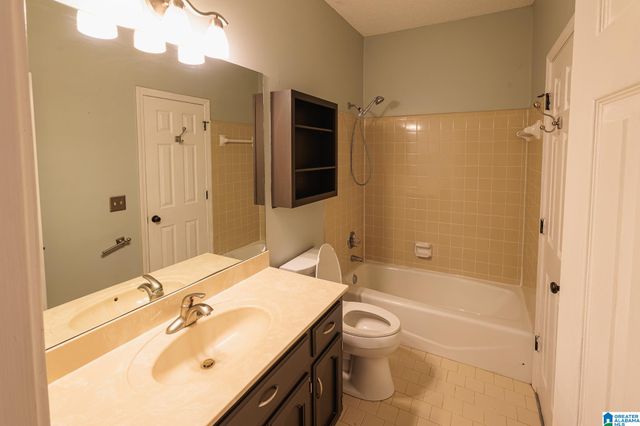 2705 WELLINGTON CIRCLE, Pelham, AL 35124