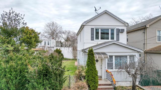 7025 71st Place, Glendale, NY 11385