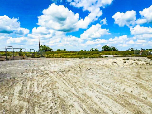 6968 County Road 203, Grandview, TX 76050