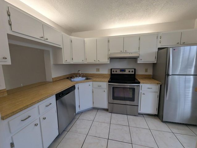 5112 Society Place W D, West Palm Beach, FL 33415