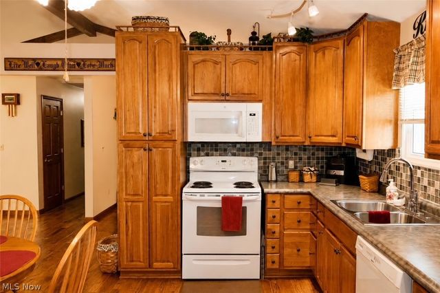550 Emmaus Road, Belpre, OH 45714