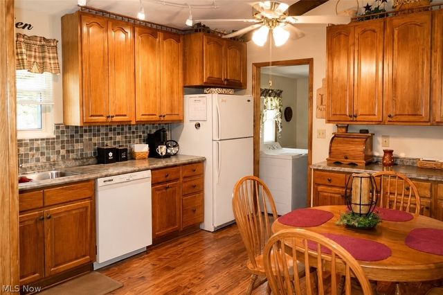 550 Emmaus Road, Belpre, OH 45714