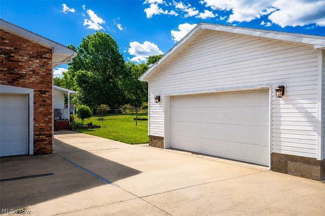 550 Emmaus Road, Belpre, OH 45714