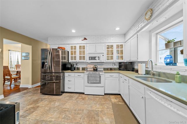 243 S Dunton Avenue, East Patchogue, NY 11772