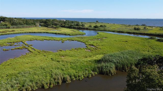 243 S Dunton Avenue, East Patchogue, NY 11772