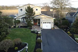 243 S Dunton Avenue, East Patchogue, NY 11772
