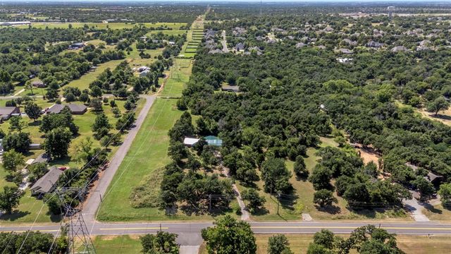 3505 N Bryant Avenue, Edmond, OK 73034