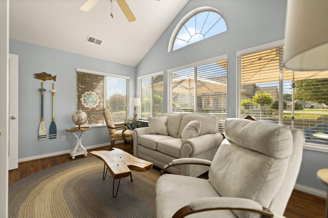 371 Chateau Place, Bronston, KY 42518