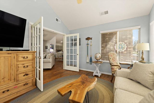 371 Chateau Place, Bronston, KY 42518