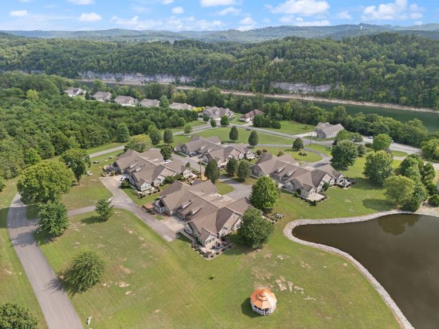 371 Chateau Place, Bronston, KY 42518