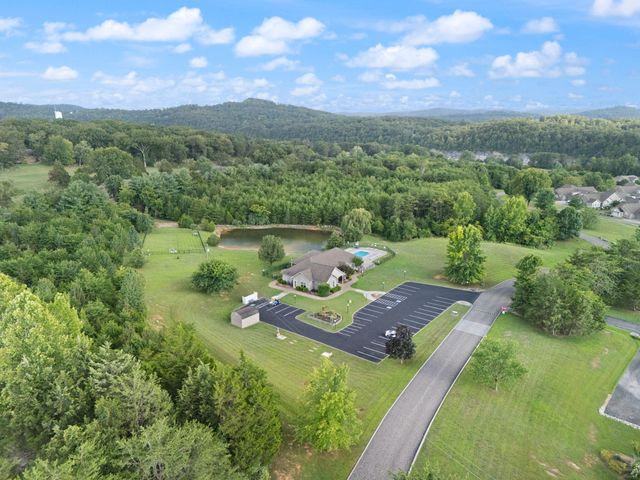 371 Chateau Place, Bronston, KY 42518