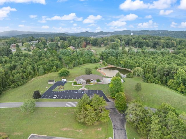 371 Chateau Place, Bronston, KY 42518