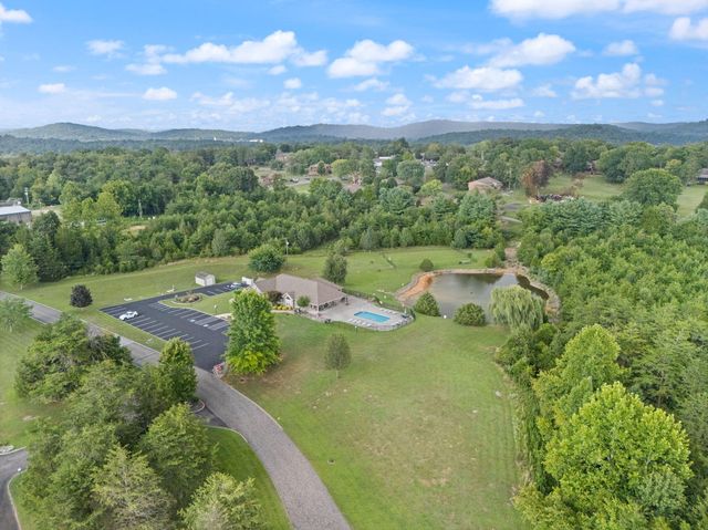 371 Chateau Place, Bronston, KY 42518