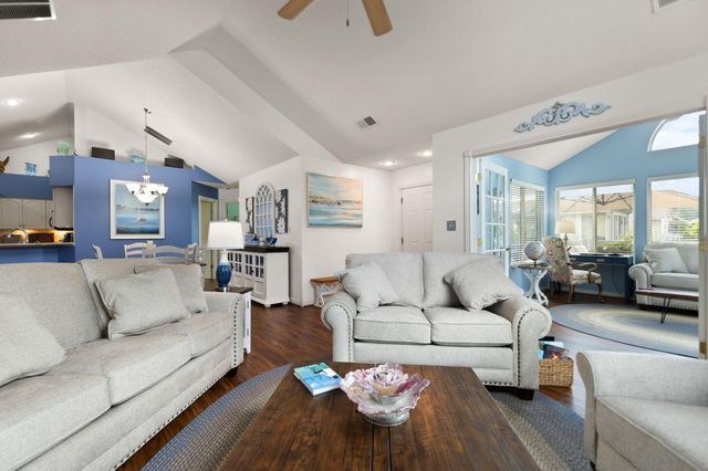 371 Chateau Place, Bronston, KY 42518