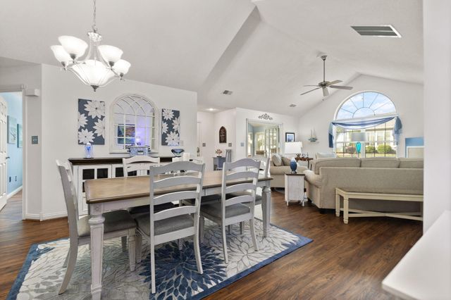 371 Chateau Place, Bronston, KY 42518