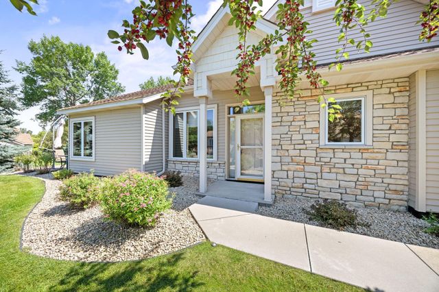 10535 57th Avenue N, Plymouth, MN 55442