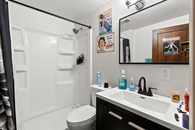 325 S JEFFERSON STREET, Green Bay, WI 54301