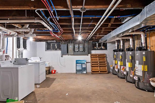 325 S JEFFERSON STREET, Green Bay, WI 54301