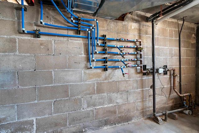 325 S JEFFERSON STREET, Green Bay, WI 54301