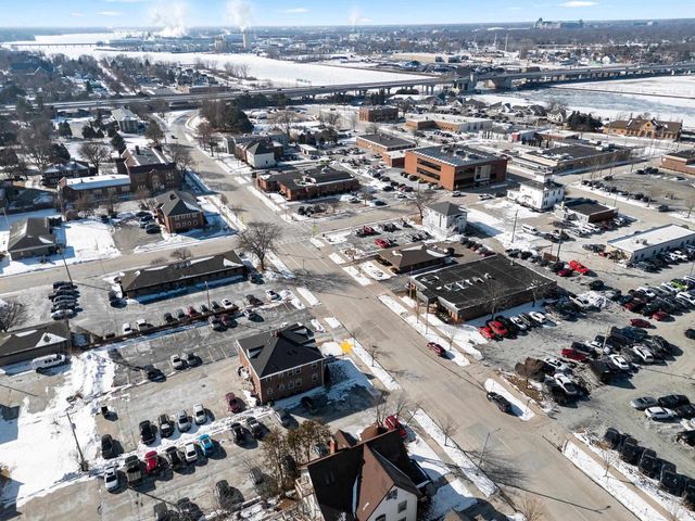 325 S JEFFERSON STREET, Green Bay, WI 54301