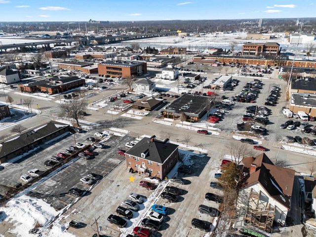 325 S JEFFERSON STREET, Green Bay, WI 54301