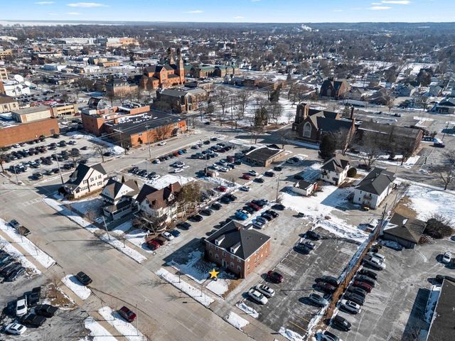 325 S JEFFERSON STREET, Green Bay, WI 54301