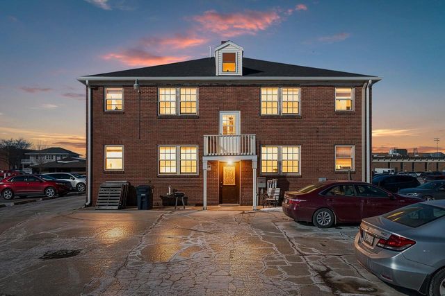 325 S JEFFERSON STREET, Green Bay, WI 54301