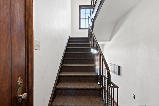 325 S JEFFERSON STREET, Green Bay, WI 54301