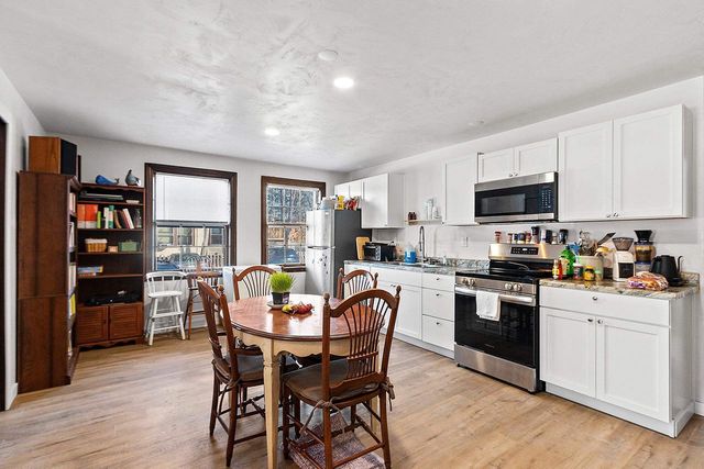 325 S JEFFERSON STREET, Green Bay, WI 54301